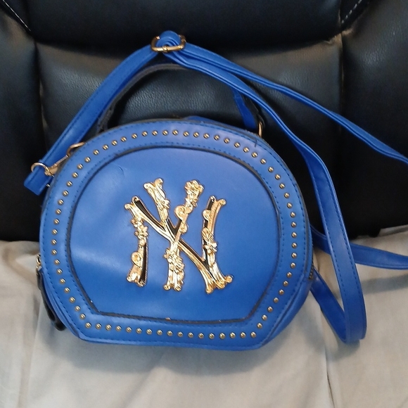 New York Yankees Handbag With Detachable Crossbody Strap - Picture 1 of 5